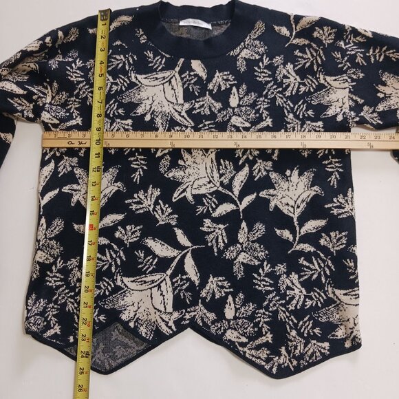 See and Be Seen Floral Knit Set Size Large 2 PC Set Matching Set - Picture 12 of 16